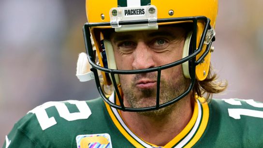 NFC North: Aaron Rodgers has broken thumb on throwing hand (2022 Season)
