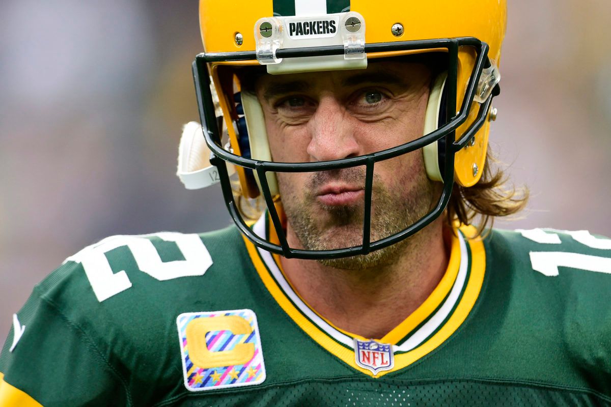NFC North: Aaron Rodgers has broken thumb on throwing hand (2022 Season)
