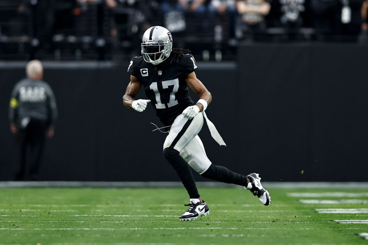 Bears vs. Raiders: Stopping Davante Adams should be Chicago's top priority (2023 Season)