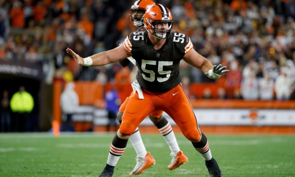 5 players Bears GM Ryan Poles should target in free agency and the NFL Draft (2023 Season)