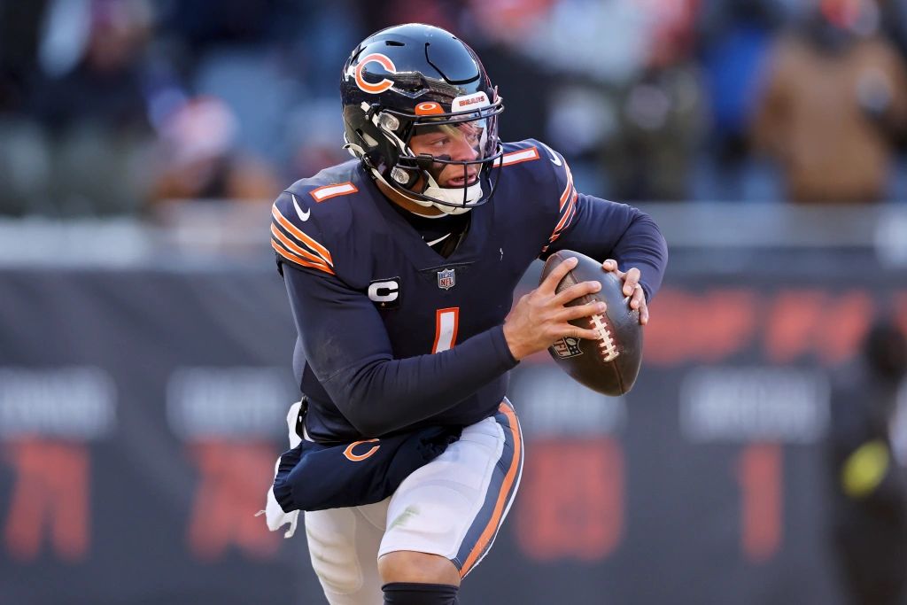 Justin Fields expresses confidence in GM Ryan Poles ahead of critical Bears offseason (Free Agency)
