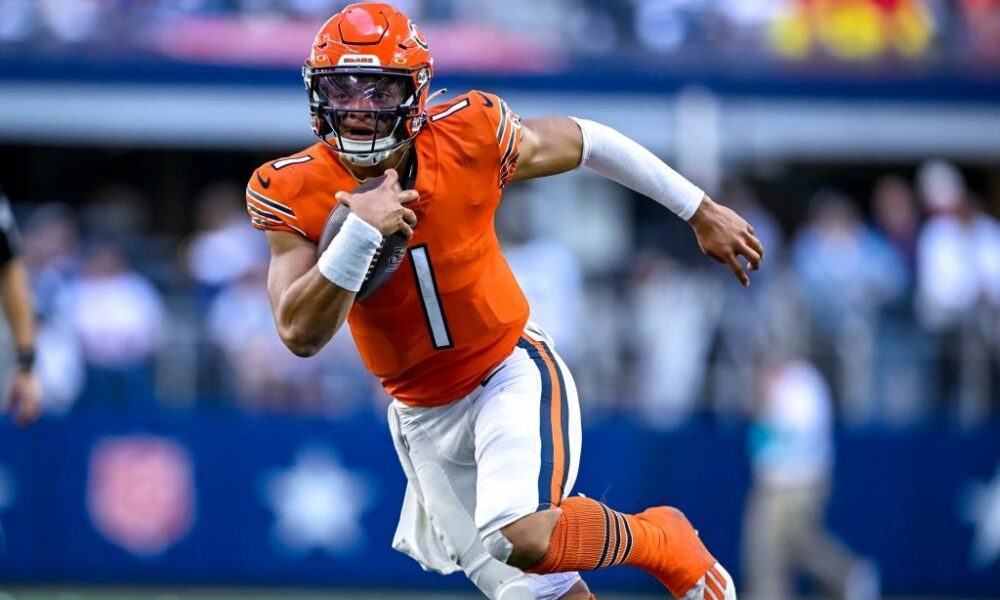 Pro Football Focus Grades: Justin Fields earns Bears' highest grade on offense in Week 8 (2022 Season)