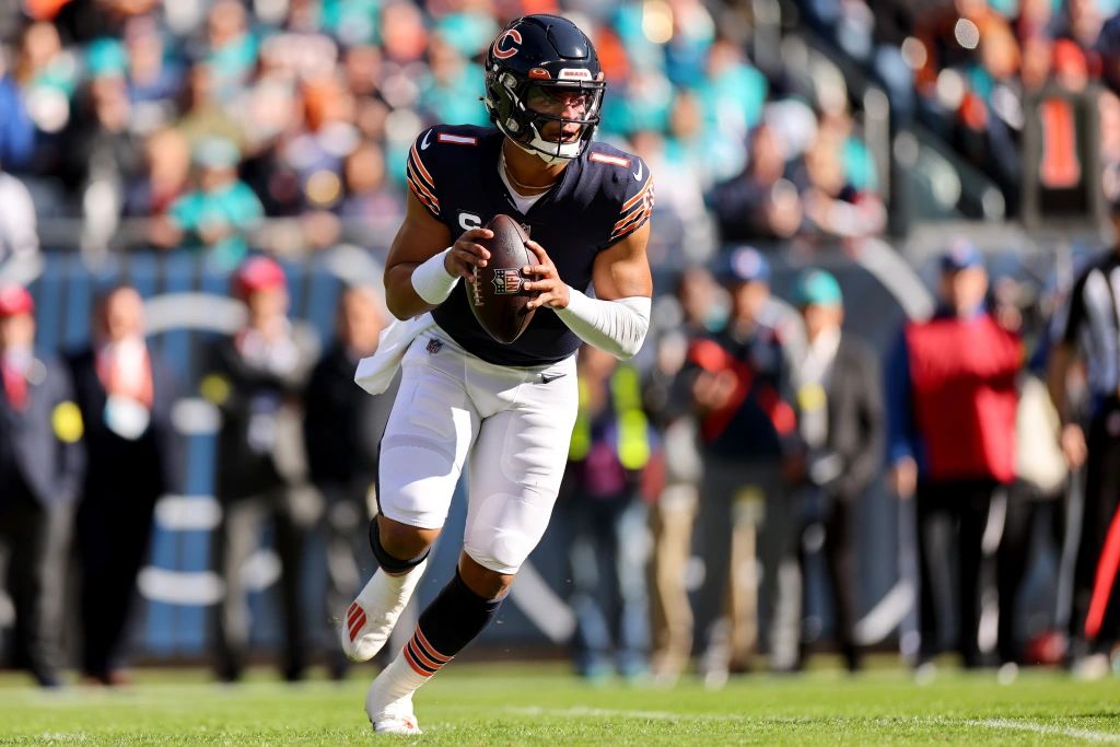 NFL.com ranks Justin Fields among league's 10 best QBs (2022 Season)