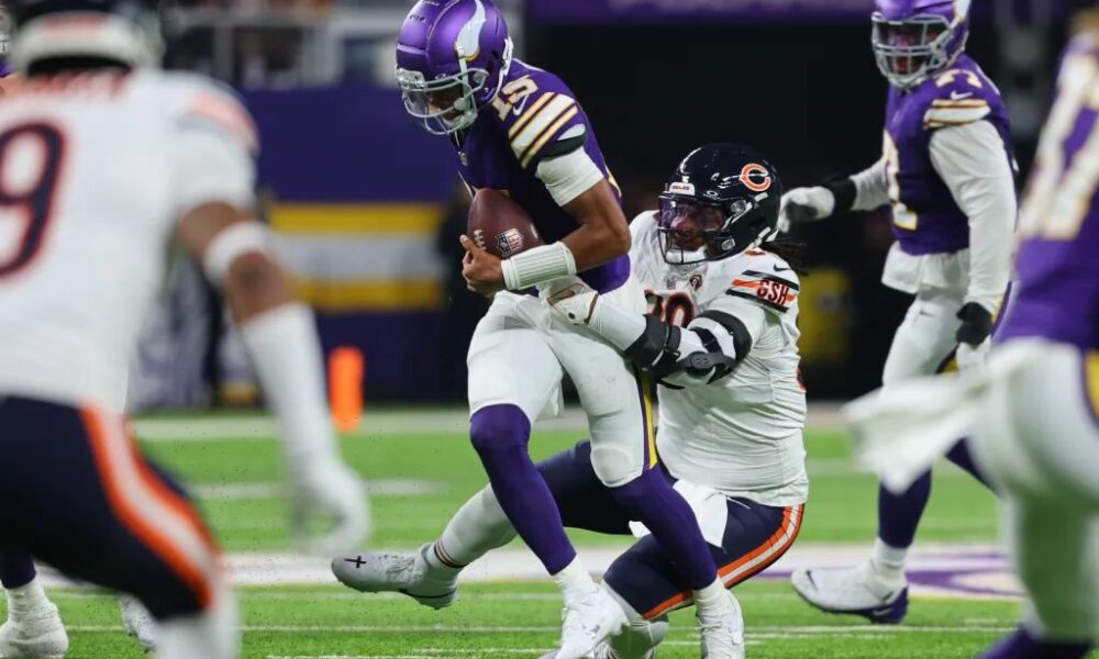 WATCH: Every snap Gervon Dexter played in Week 12 vs. Vikings (2023 Season)