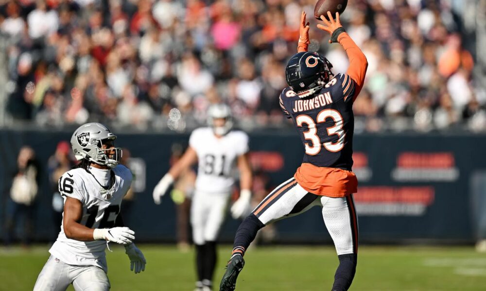 These 3 players earned a game ball in the Bears' Week 7 win over Raiders (2023 Season)