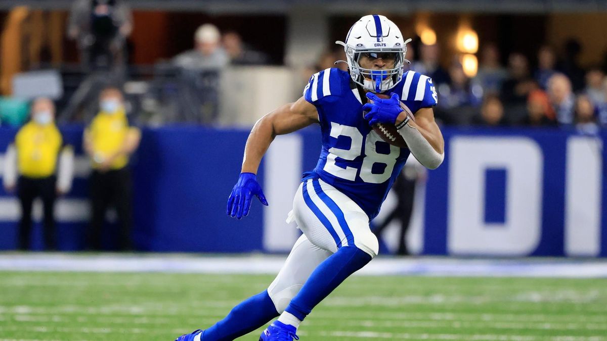 Should the Bears trade for Colts RB Jonathan Taylor? (2023 Season)