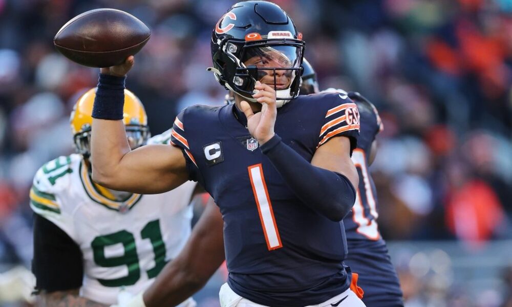 New QB ranking has Justin Fields embarrassingly low (2022 Season)