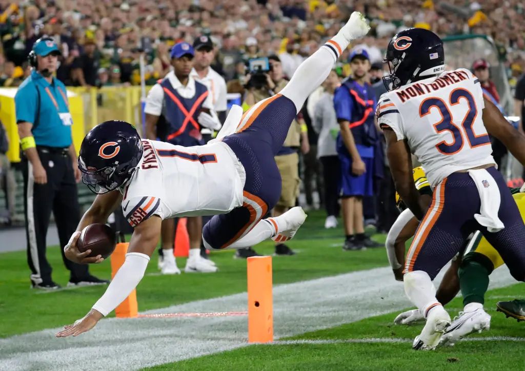 PFF Grades: Justin Fields was Bears' lowest-graded player on offense vs. Packers (2022 Season)