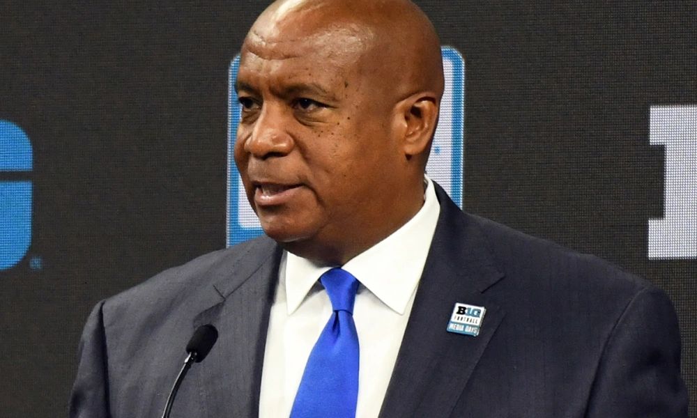 Bears name Big Ten commissioner Kevin Warren as new team president (News)