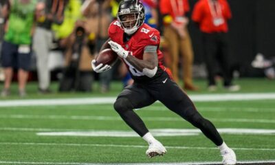 Falcons TE Kyle Pitts suffers torn MCL during Bears game (2022 Season)