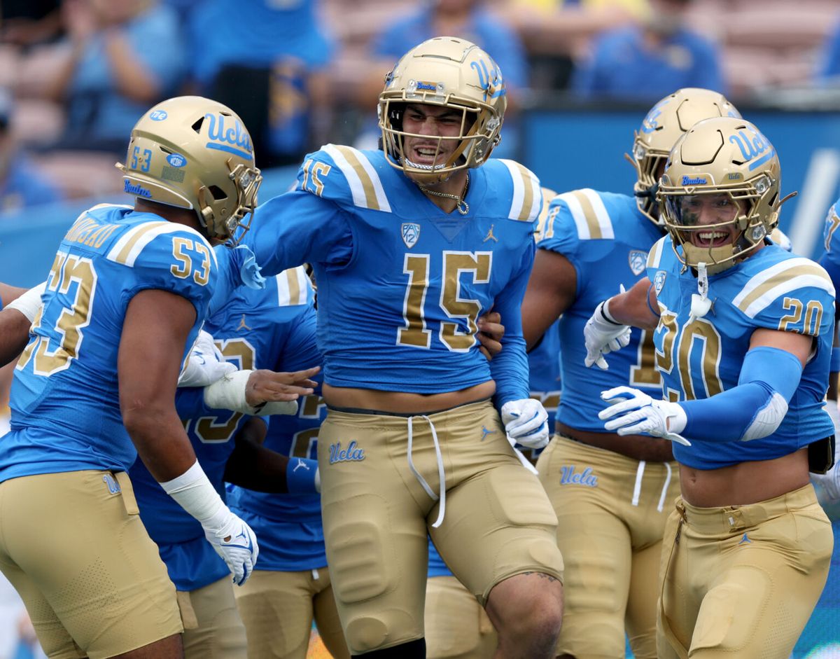 2024 NFL Mock Draft (with trades): Bears land top QB despite trading back in 1st round (NFL Draft)