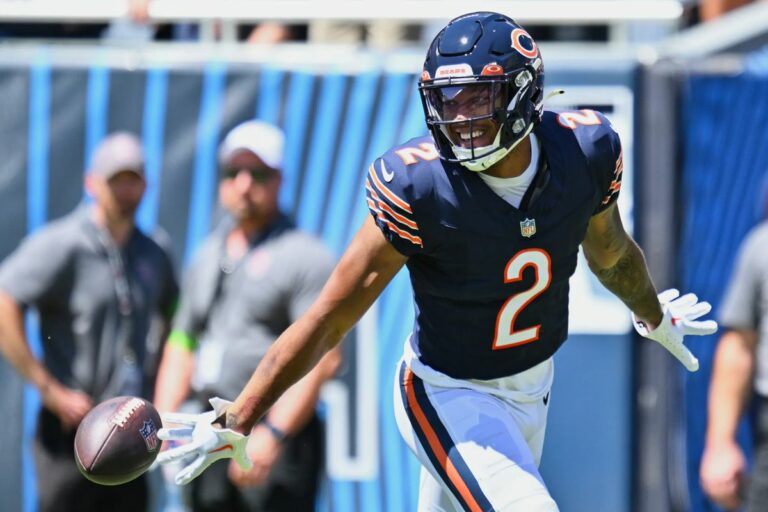 DJ Moore’s big day powers Bears over Steelers