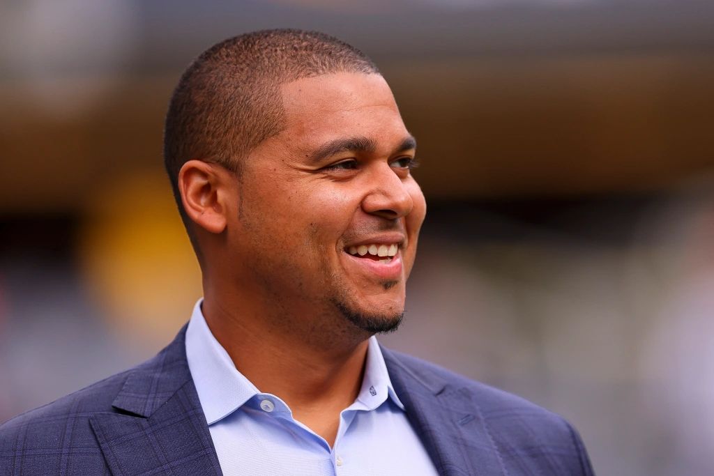 2023 NFL Mock Draft sends Justin Fields help along offensive line (2022 Season)