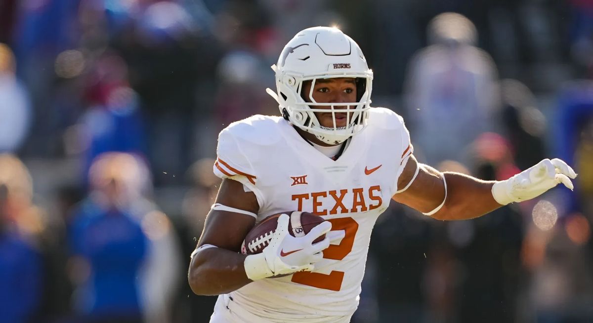 Bears expect Roschon Johnson to increase competition in running back room (News)