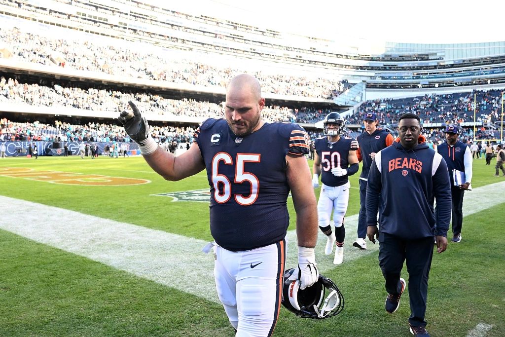 Here's who's starting at each position of Bears' OL at OTAs (2023 Season)