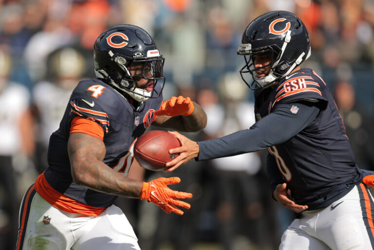 Bears’ ground game dominates in massive win vs. Eagles